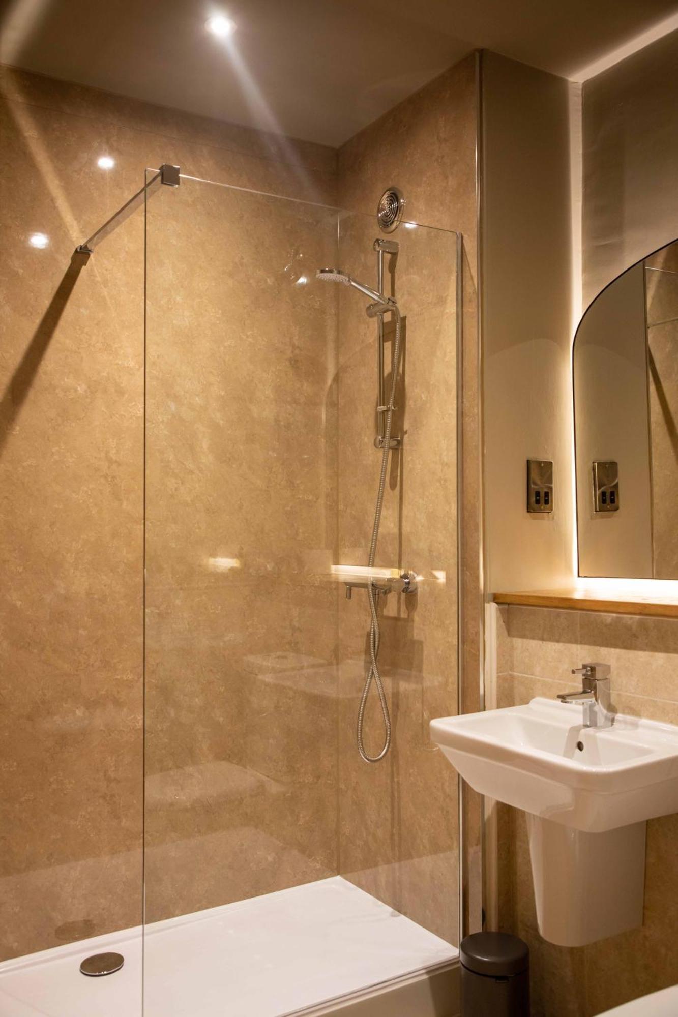 Healds Hall Hotel Клекхитон Экстерьер фото